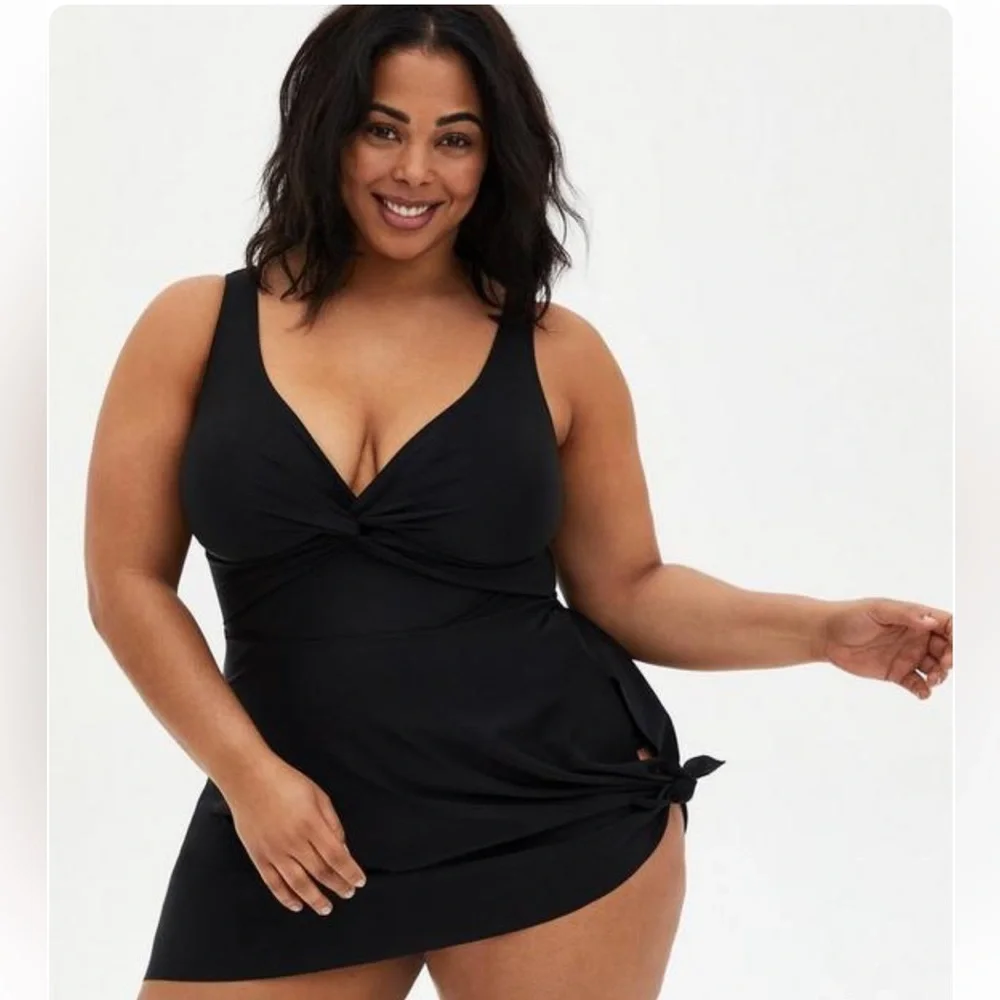 New! Torrid‎ sz 3 Long Wireless Knot Bathing Swim Suit Dress 3X
